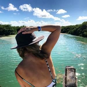 Meet your Posher, Isabel